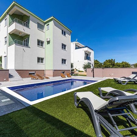 Amazing Apartment In Saldun With Wifi Трогір Екстер'єр фото