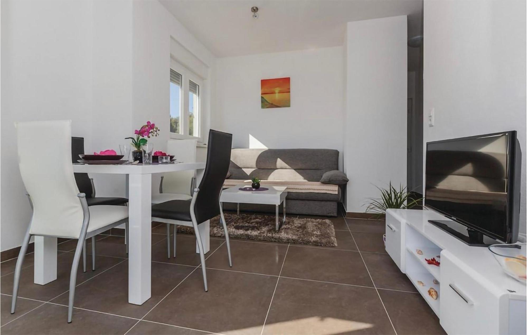 Amazing Apartment In Saldun With Wifi Трогір Екстер'єр фото