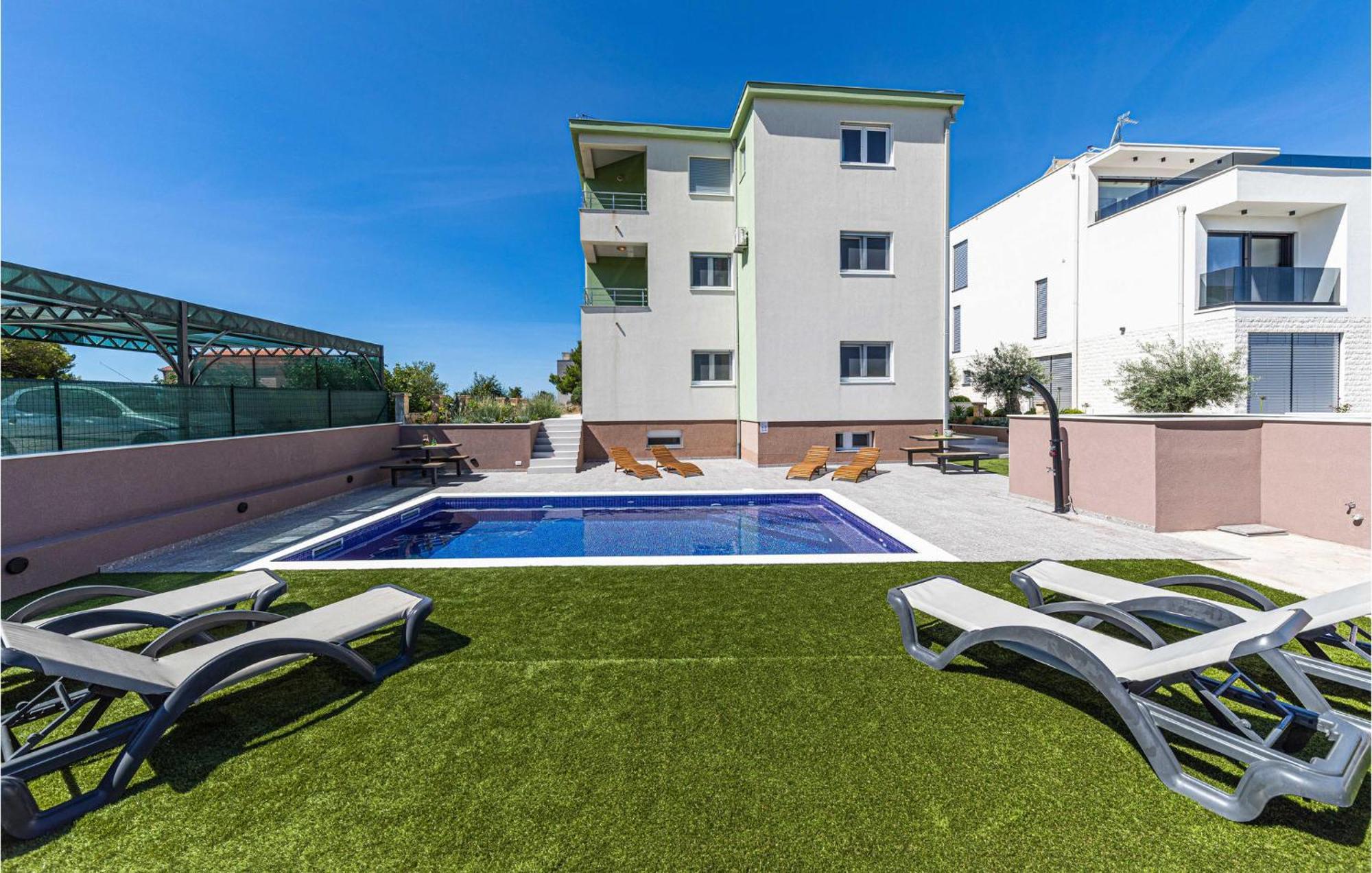Amazing Apartment In Saldun With Wifi Трогір Екстер'єр фото