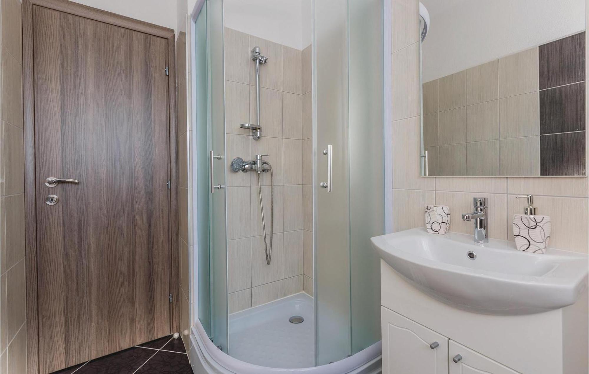 Amazing Apartment In Saldun With Wifi Трогір Екстер'єр фото
